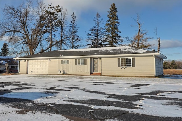 view of front facade with a garage