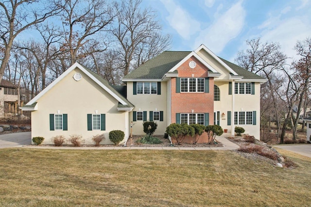 view of front of property featuring a front yard