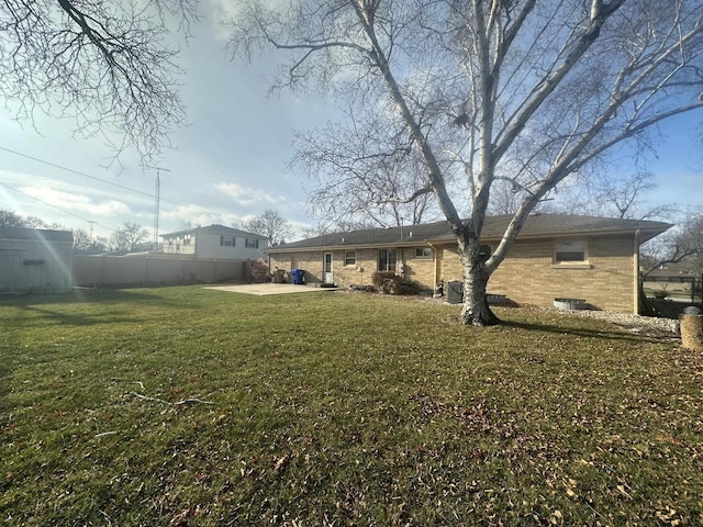 view of yard featuring a patio