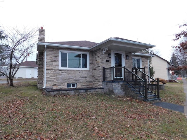 view of front of property with a front yard