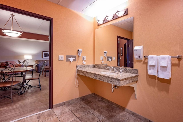 bathroom featuring sink