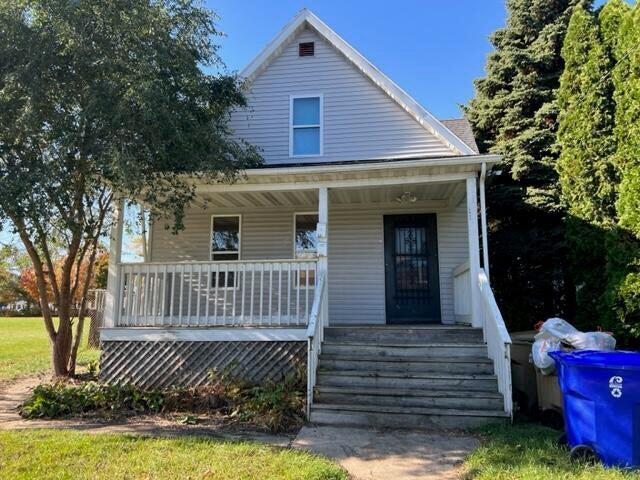 bungalow-style house with covered porch