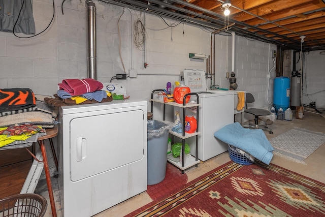 clothes washing area featuring washing machine and dryer