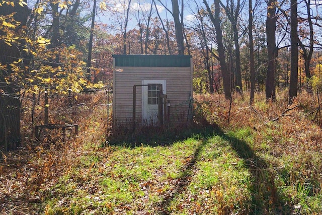 view of outbuilding