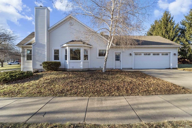 view of front facade featuring a garage