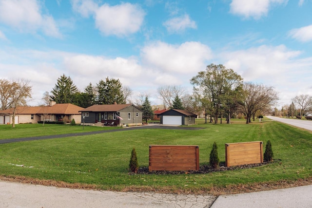 exterior space featuring an outbuilding and a yard