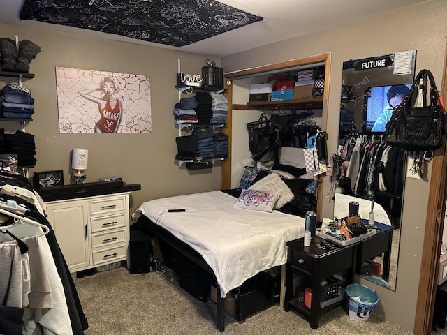 bedroom featuring carpet flooring