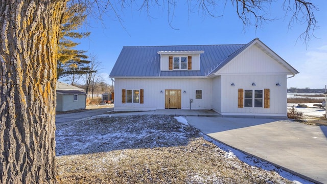 view of modern farmhouse