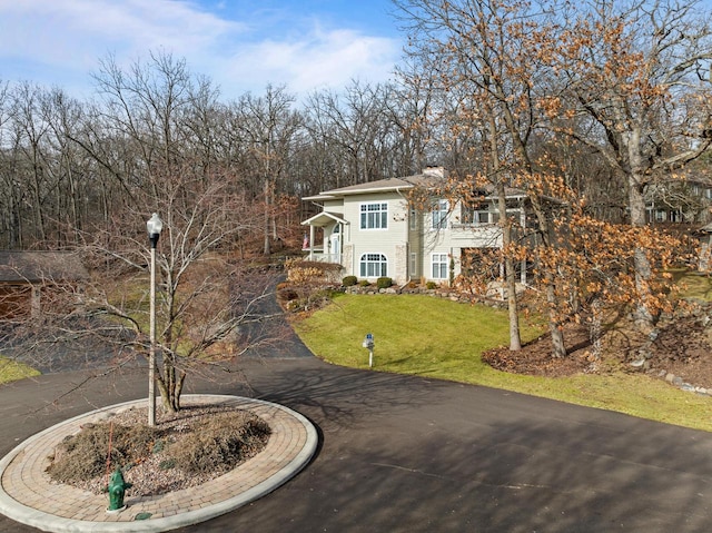 view of front of house with a front yard