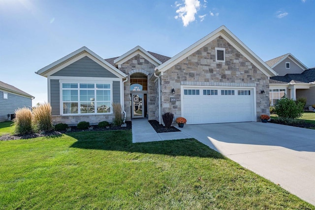 view of front of property featuring a front yard and a garage