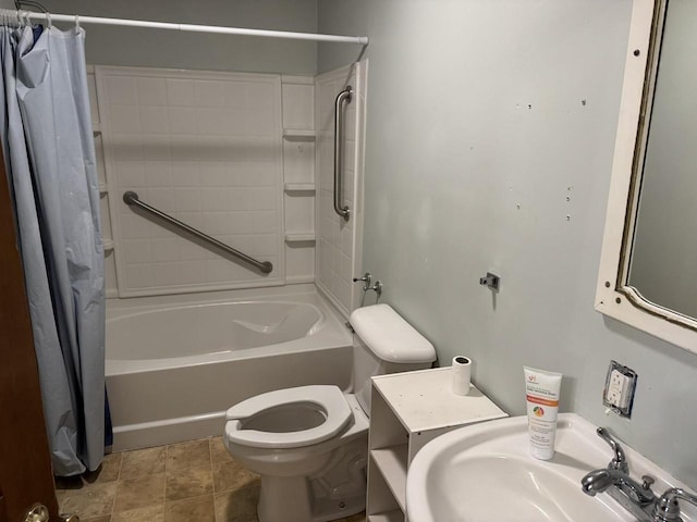 full bathroom featuring toilet, sink, and shower / bath combo