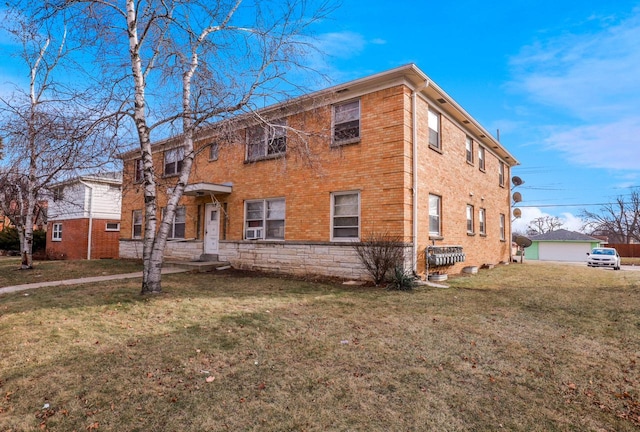 view of front of property with a front lawn