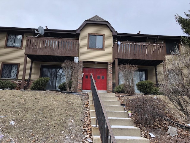 multi unit property with a balcony