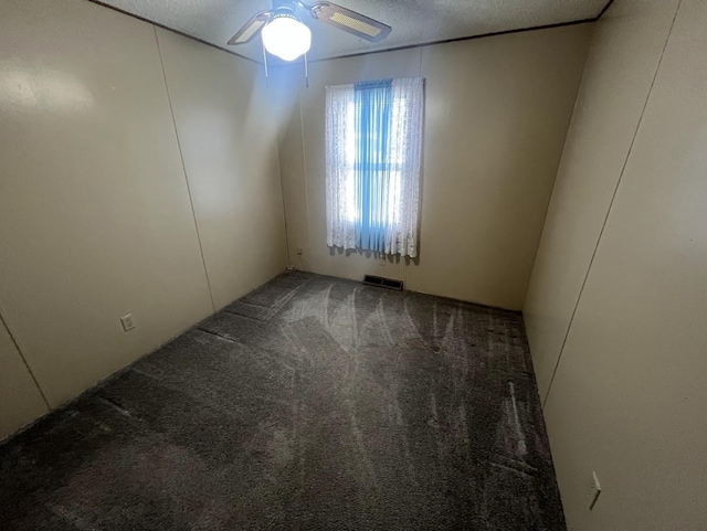 521 Oak Lodge Rd, Waterford, WI 53185 - unfurnished room with carpet flooring and ceiling fan