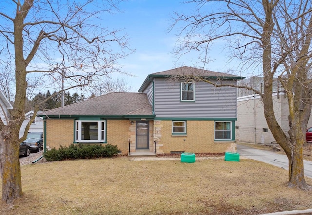 view of front of house featuring a front yard