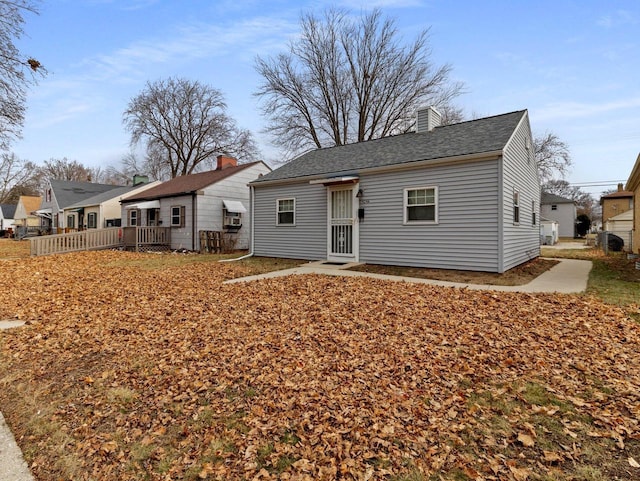 view of front of property featuring a wooden deck