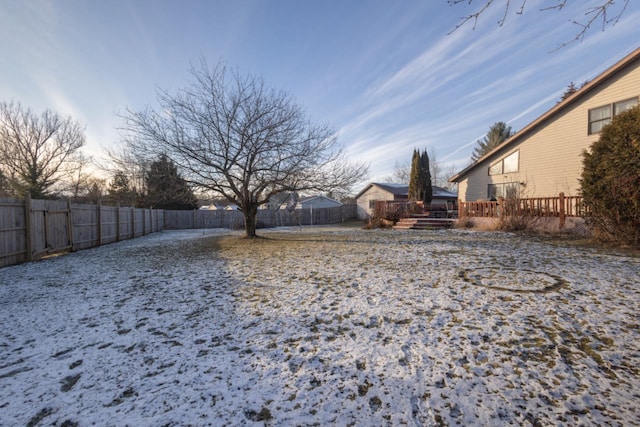 view of yard at dusk