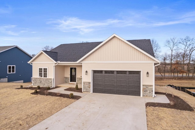 view of front facade with a garage