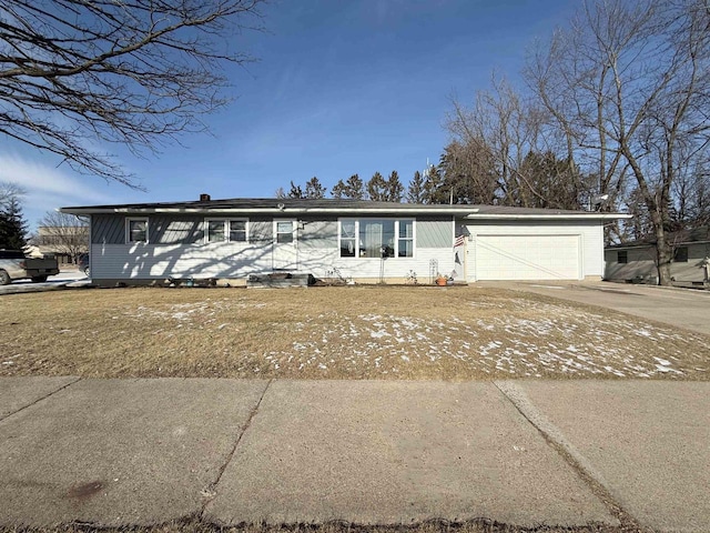 view of front facade with a garage