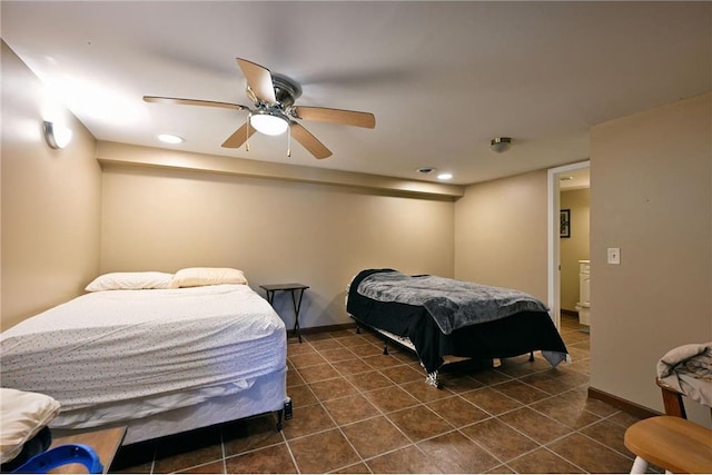 bedroom with ceiling fan