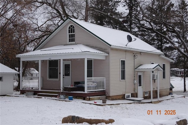 bungalow-style house featuring covered porch