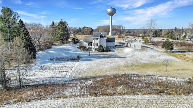 view of yard layered in snow