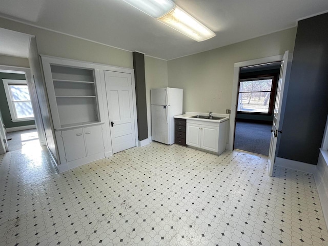 laundry room featuring sink