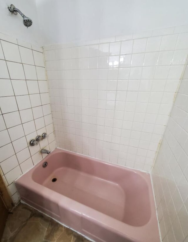 bathroom featuring shower / tub combination