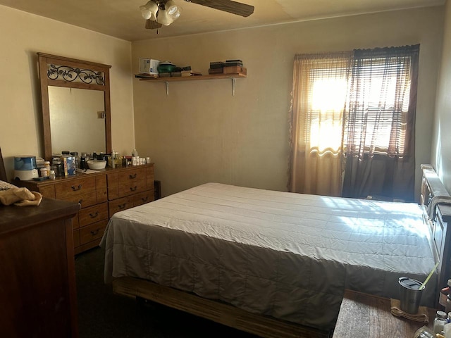 bedroom featuring ceiling fan