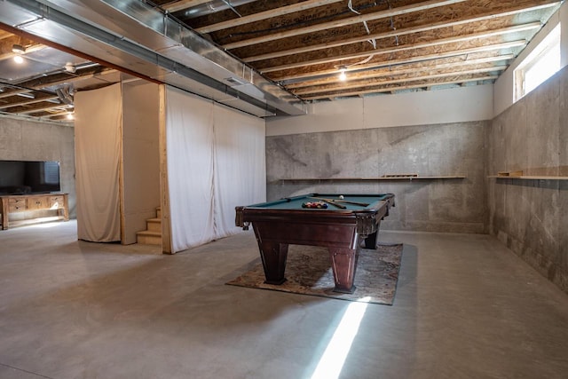 basement featuring billiards