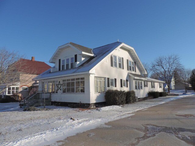 view of front of house