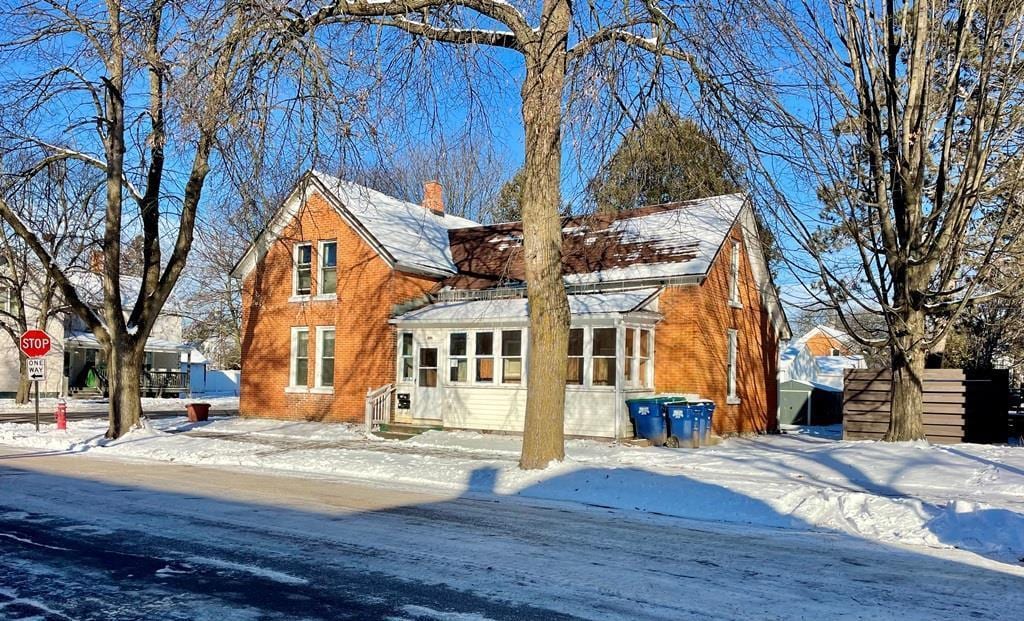 view of front of house