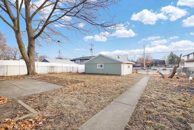 view of yard featuring a patio