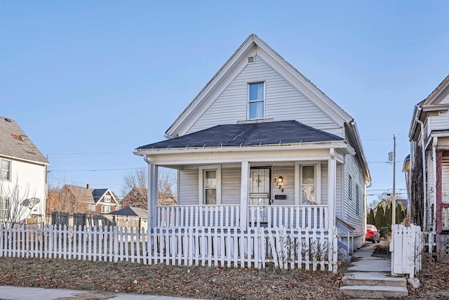 view of front facade with covered porch