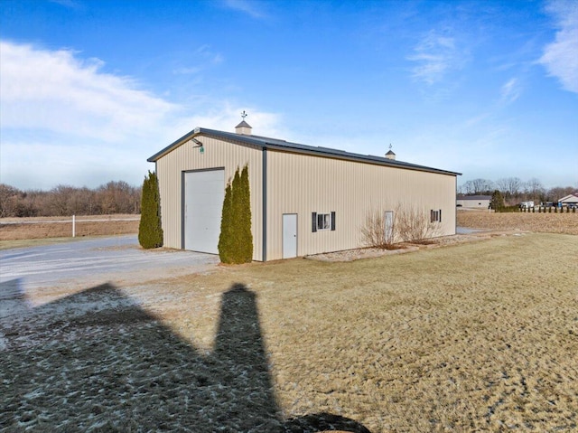 exterior space with a yard