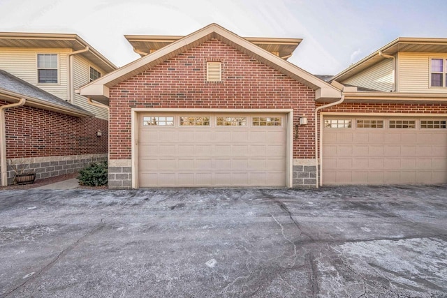 view of front facade featuring a garage