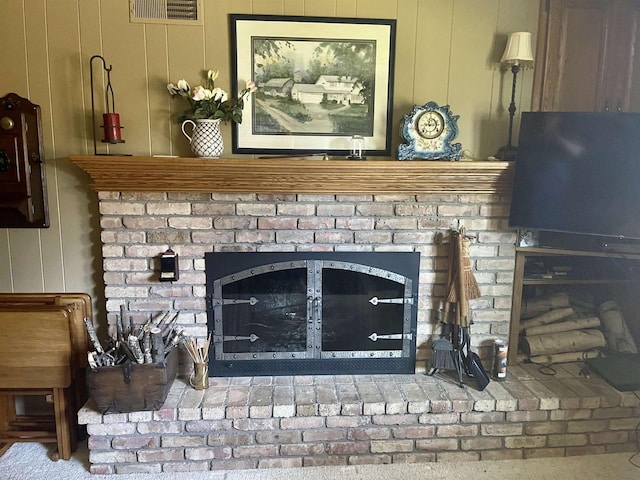 room details featuring a fireplace