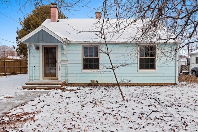 view of front of property