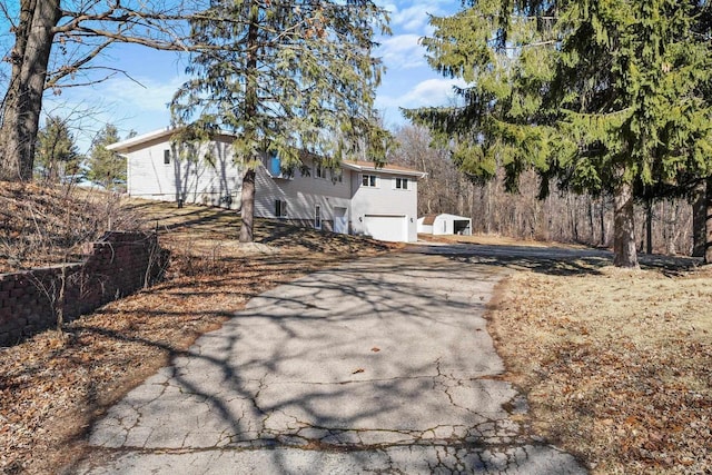 view of front of property featuring a garage