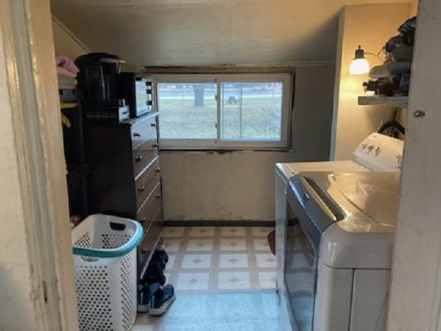 laundry area featuring washer and clothes dryer