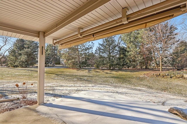 view of yard featuring a patio