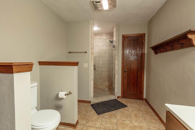 8325 S Avon Store Rd, Brodhead, WI 53520 - full bath featuring visible vents, baseboards, toilet, and a stall shower