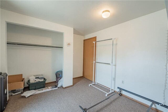 1010 S Farwell St, Eau Claire, WI 54701 - carpeted bedroom with a closet