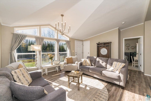 living room featuring dark wood-type flooring, crown molding, lofted ceiling, and a notable chandelier