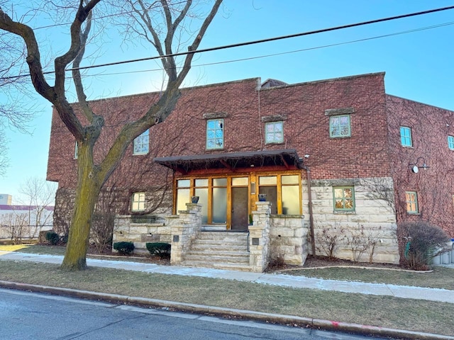 view of front facade featuring covered porch