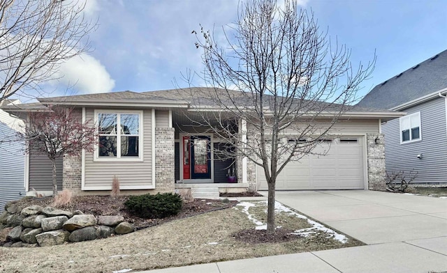 view of front facade featuring a garage