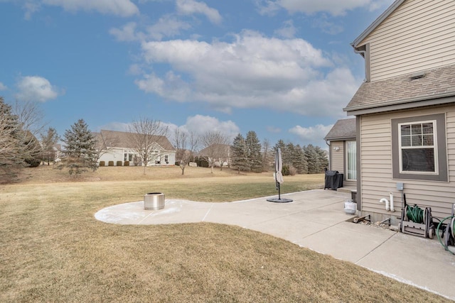 view of yard with a patio