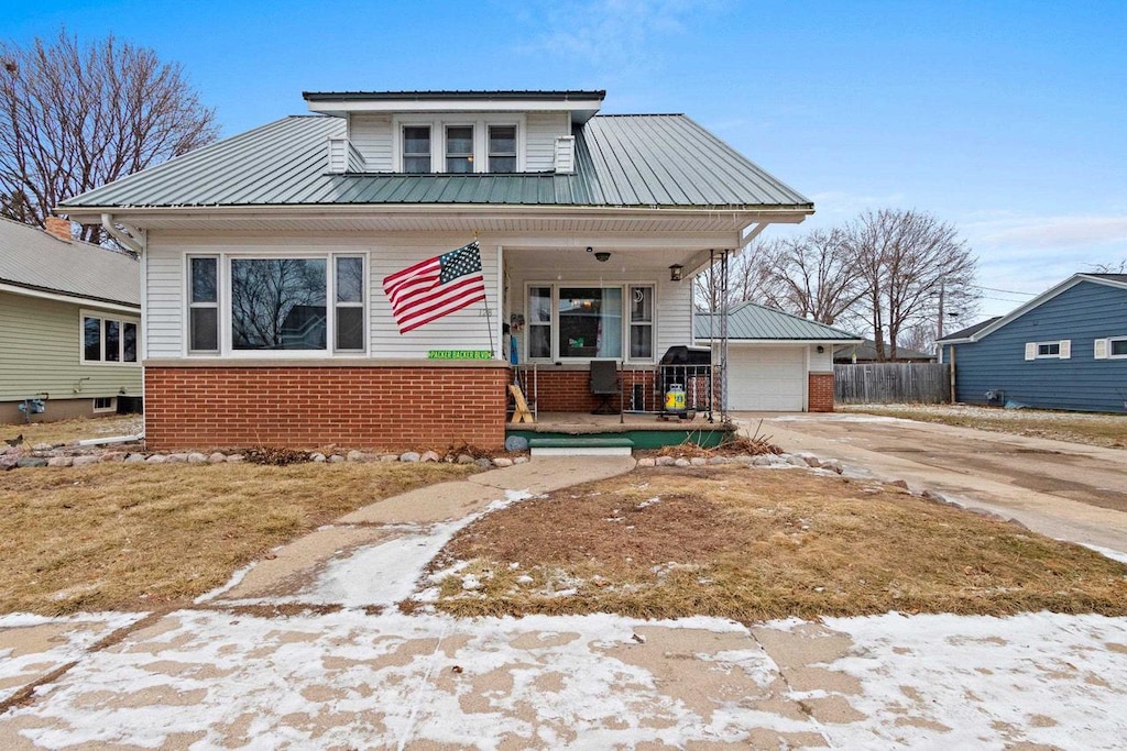 bungalow featuring a porch