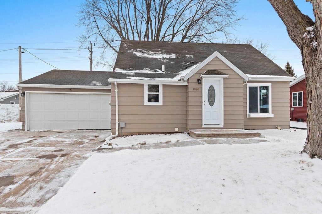 view of front of house featuring a garage