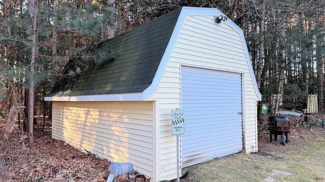 view of outbuilding